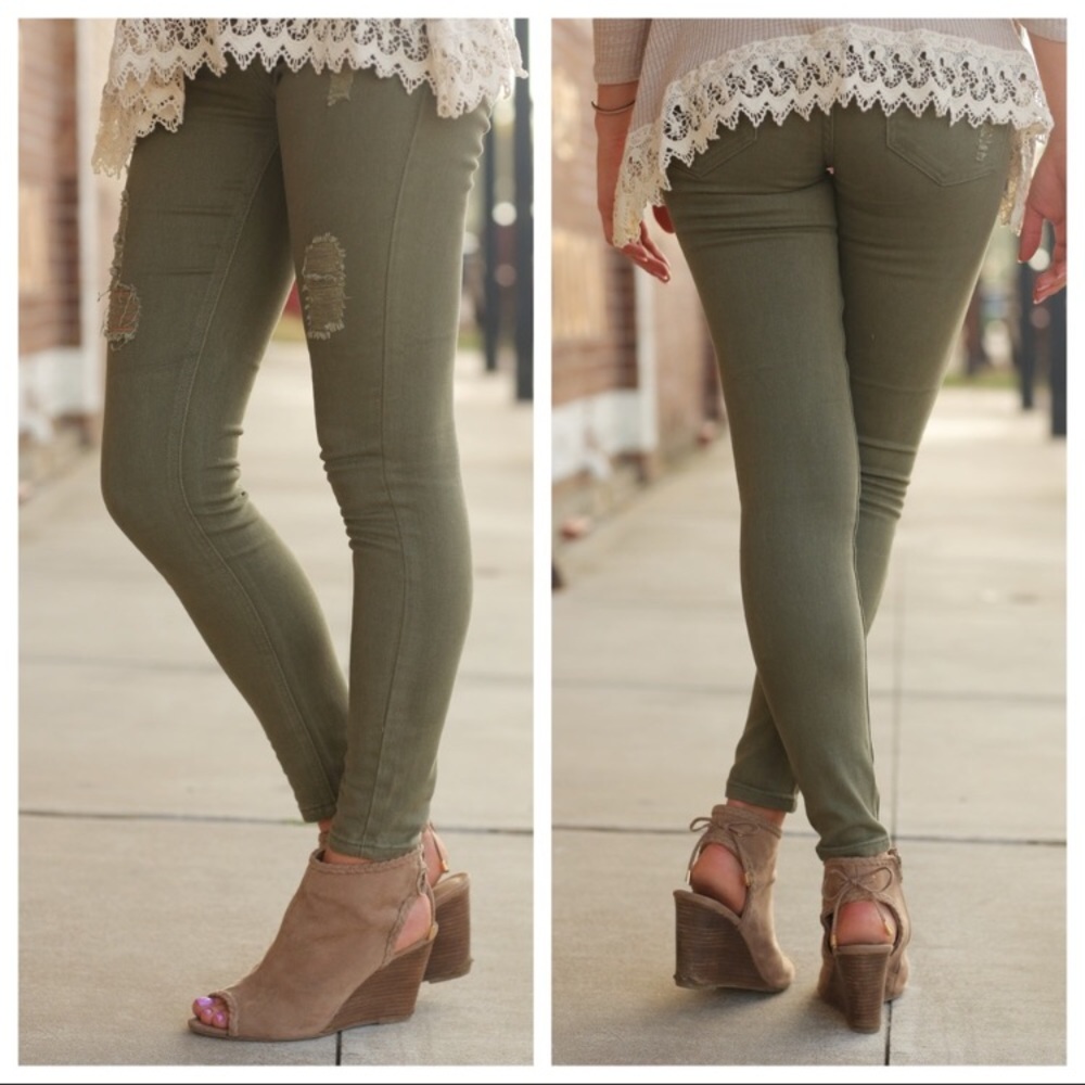 Olive distressed skinny jean ‼️PRICE DROP‼️